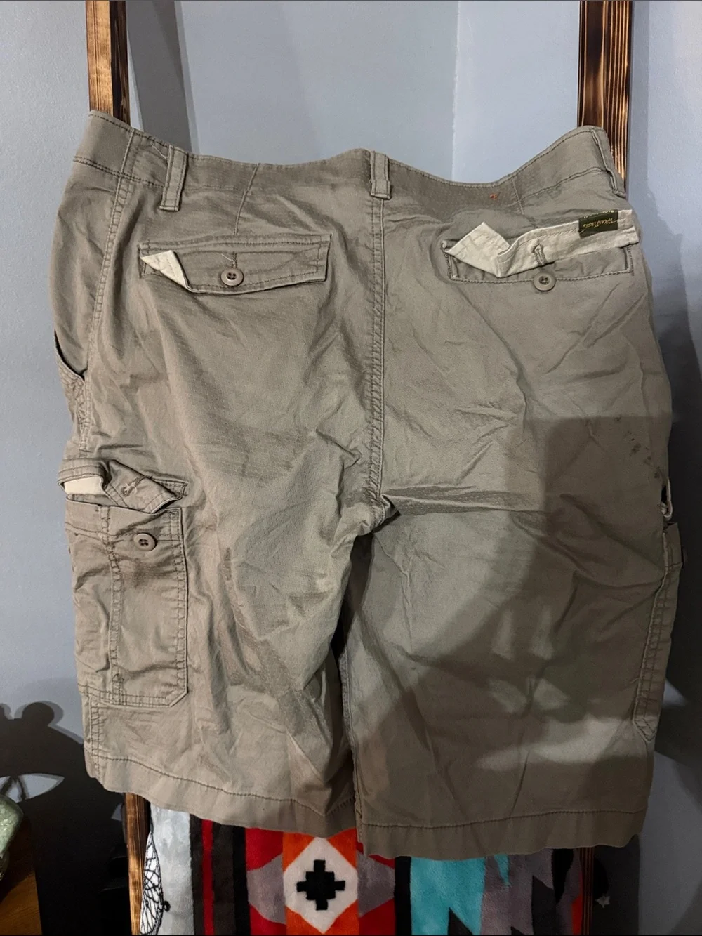 Men's Cargo Shorts in Khaki - Casual Utility Style